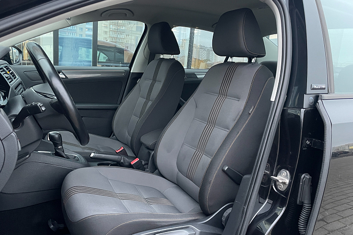 Volkswagen  Jetta, Бензин, 1.6, Автомат, Передний привод, Седан - 37