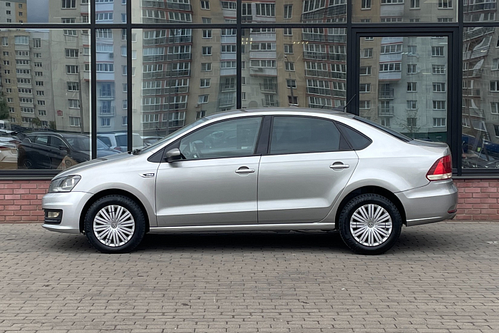 Volkswagen  Polo, Бензин, 1.6, Автомат, Передний привод, Седан - 3
