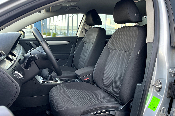 Volkswagen Passat, Бензин, 1.8, Механическая, Передний привод, Седан - 10