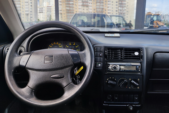 SEAT Cordoba, Газ-бензин, 1.6, Механическая, Передний привод, Седан - 9