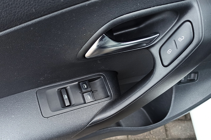 Volkswagen Polo, Бензин, 1.6, Механическая, Передний привод, Седан - 14