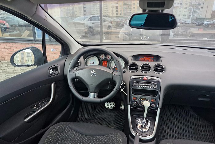 Peugeot 308, Бензин, 1.6, Автомат, Передний привод, Хэтчбек - 9