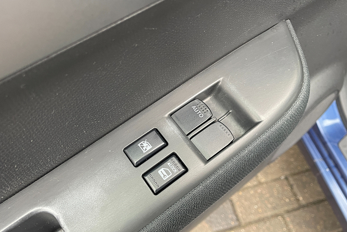 Suzuki Swift, Бензин, 1.3, Механическая, Передний привод, Хэтчбек - 19