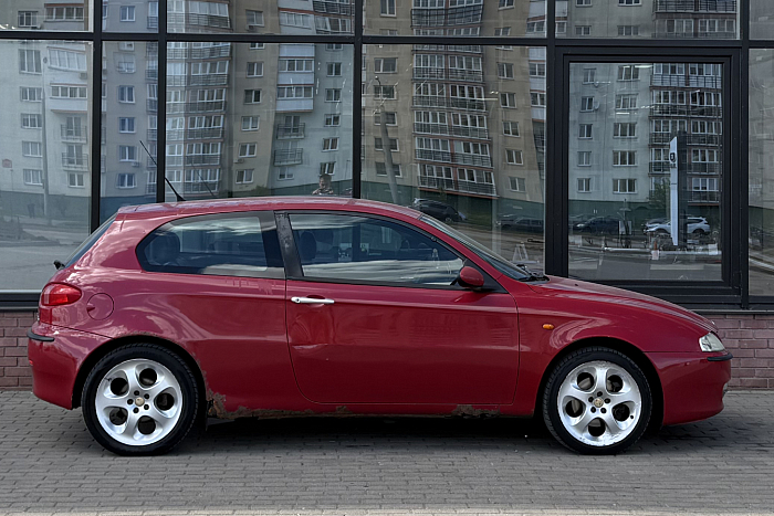 Alfa Romeo 147, Бензин, 1.6, Механическая, Передний привод, Хэтчбек - 3