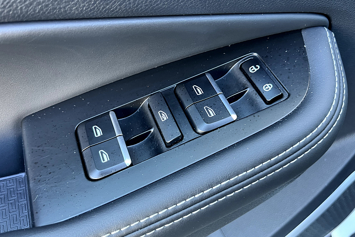 Geely Emgrand X7, Бензин, 2.0, Автомат, Передний привод, Внедорожник - 21