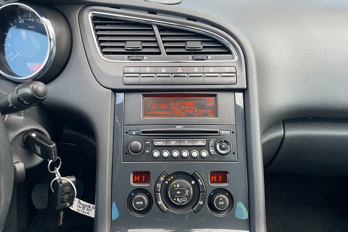 Peugeot 5008, Дизель, 1.6, Механическая, Передний привод, Универсал - 17