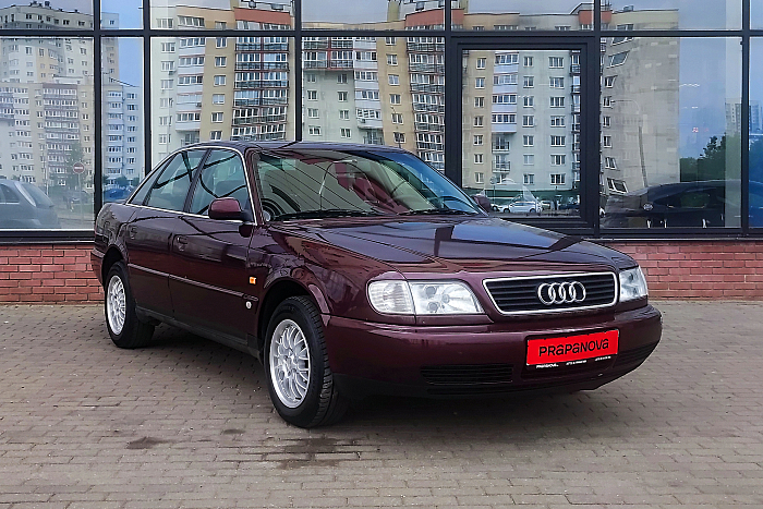 Audi A6 C4, Бензин, 2.6, Механическая, Передний привод, Седан - 2