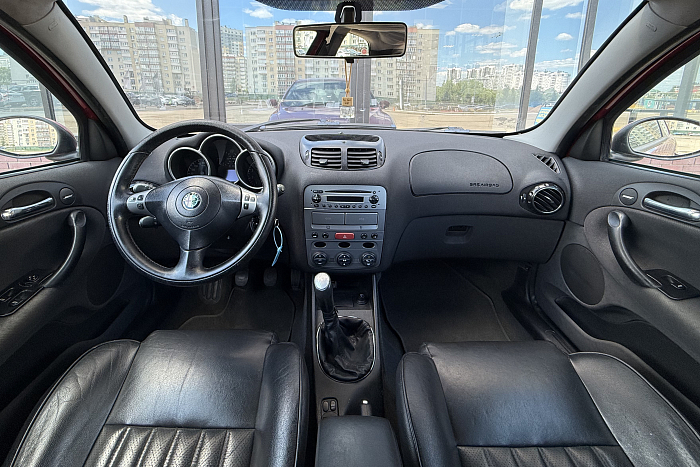 Alfa Romeo 147, Бензин, 1.6, Механическая, Передний привод, Хэтчбек - 8