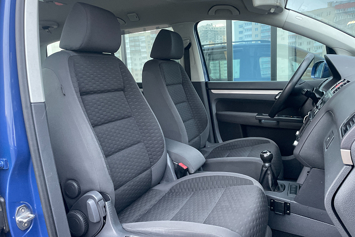 Volkswagen  Touran, Дизель, 1.9, Механическая, Передний привод, Минивэн - 11