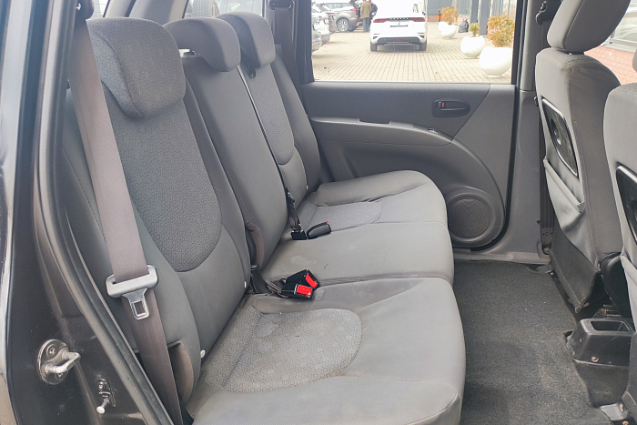 Hyundai Matrix, Бензин, 1.6, Механическая, Минивэн - 13