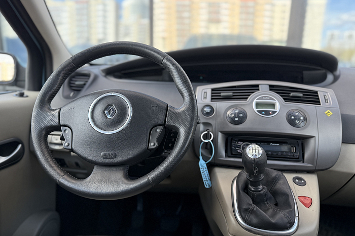 Renault  Scenic, Дизель, Механическая, Передний привод, Минивэн - 9