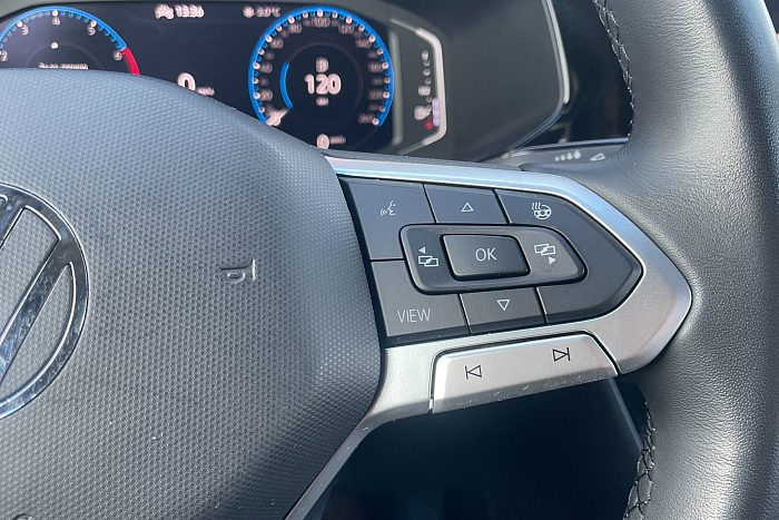 Volkswagen  Taos, Бензин, 1.4, Автомат, Передний привод, Внедорожник - 18