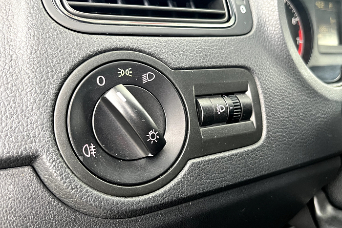 Volkswagen Polo Sedan, Бензин, 1.6, Автомат, Передний привод, Седан - 15