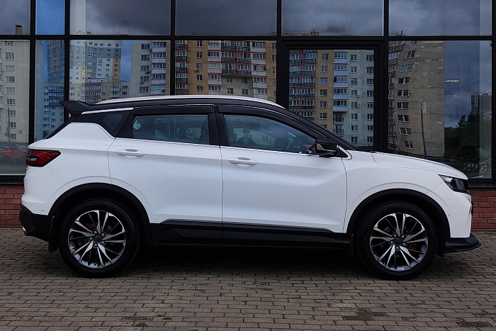 Geely Coolray, Бензин, 1.5, Робот, Передний привод, Внедорожник - 3