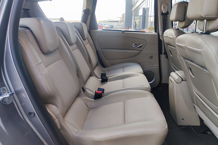 Renault Scenic, Дизель, 1.5, Механическая, Передний привод, Минивэн - 13