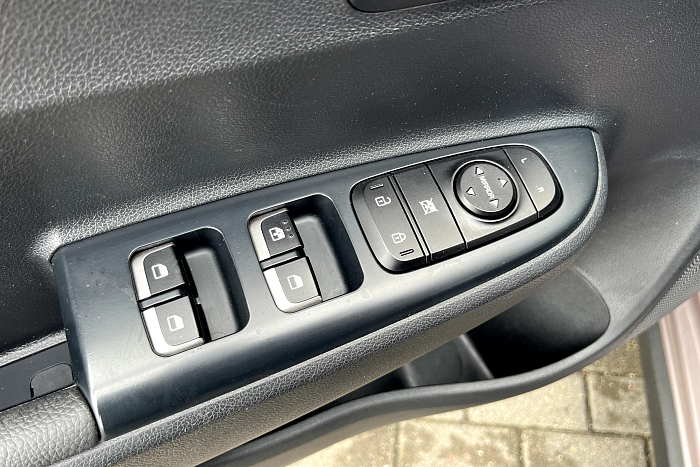 Kia Rio X-line, 1.6, Автомат, Передний привод, Хэтчбек - 22