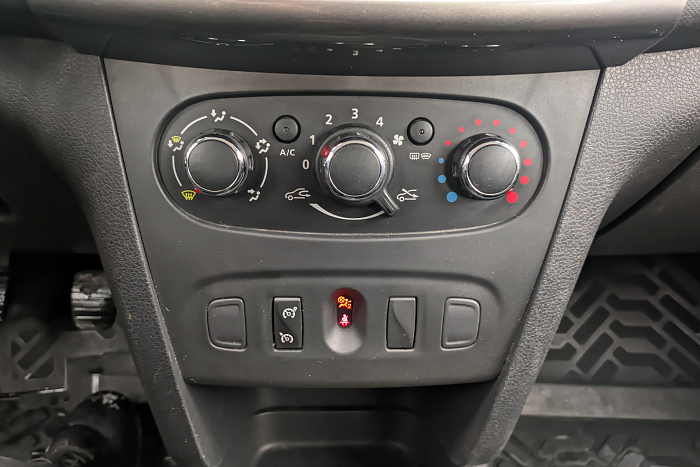 Renault Sandero Stepway, Бензин, 1.6, Механическая, Передний привод, Хэтчбек - 16