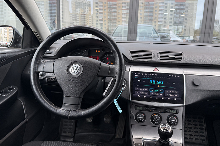 Volkswagen Passat, Бензин, 1.6, Механическая, Передний привод, Седан - 9