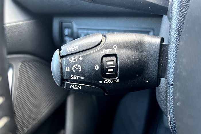 Peugeot 308, Дизель, 1.6, Механическая, Передний привод, Универсал - 19