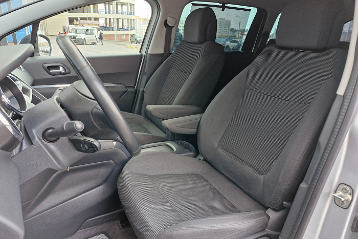 Peugeot 5008, Дизель, 1.6, Механическая, Передний привод, Минивэн - 10