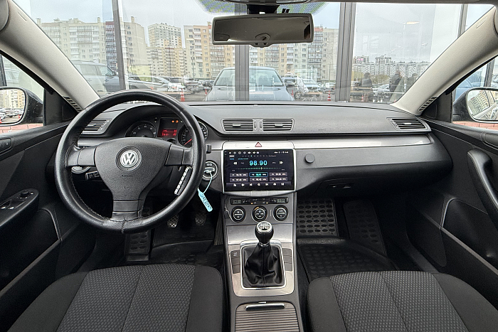 Volkswagen Passat, Бензин, 1.6, Механическая, Передний привод, Седан - 8