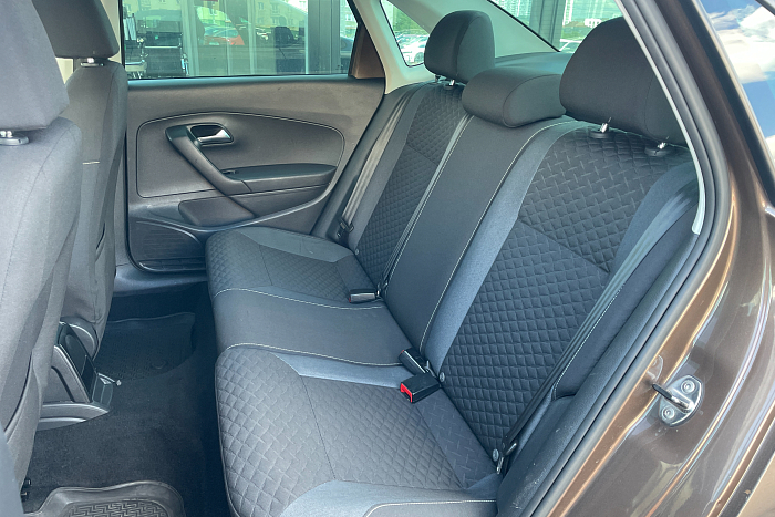 Volkswagen Polo, Бензин, 1.6, Автомат, Передний привод, Седан - 13