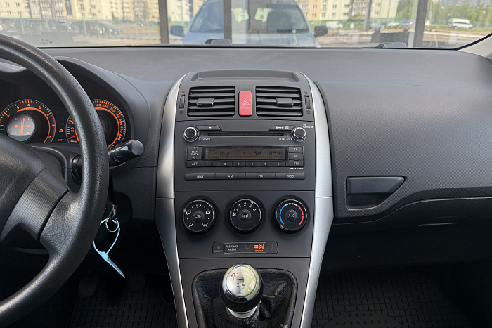 Toyota Auris, Бензин, 1.3, Механическая, Передний привод, Хэтчбек - 14