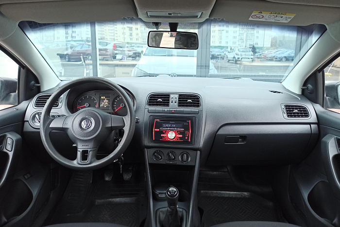 Volkswagen Polo, Бензин, 1.6, Механическая, Передний привод, Седан - 8