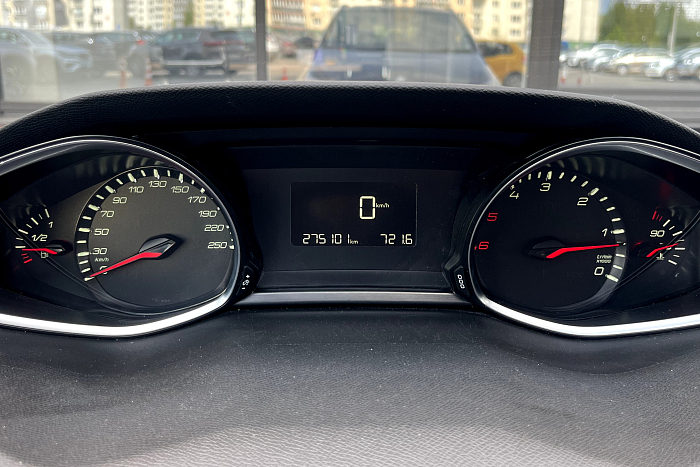 Peugeot 308, Дизель, 1.6, Механическая, Передний привод, Универсал - 12