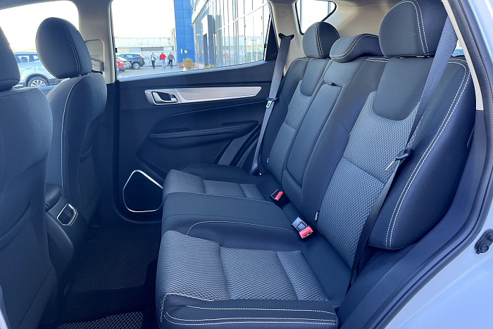 Geely Emgrand X7, Бензин, 2.0, Автомат, Передний привод, Внедорожник - 11