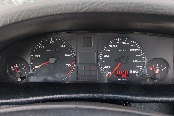 Audi A6 C4, Бензин, 2.6, Механическая, Передний привод, Седан - 14