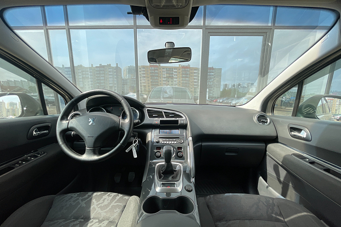 Peugeot 3008 , Бензин, 1.6, Механическая, Передний привод, Универсал - 8
