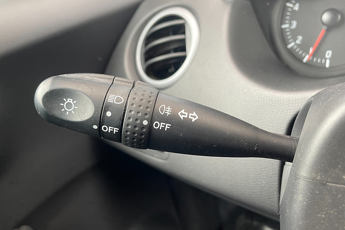 Suzuki Swift, Бензин, 1.3, Механическая, Передний привод, Хэтчбек - 15