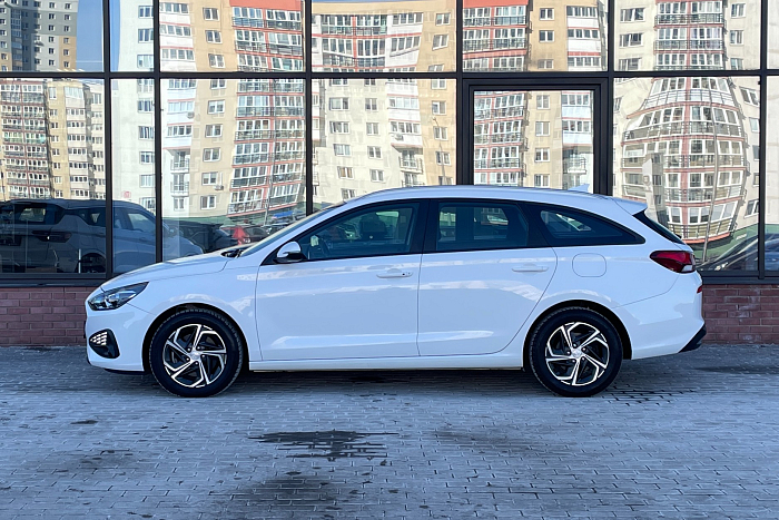 Hyundai  I30 , Дизель, 1.6, Робот, Передний привод, Универсал - 3
