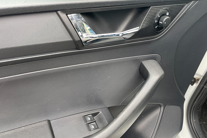 Skoda Rapid, Бензин, 1.6, Механическая, Передний привод, Лифтбэк - 19