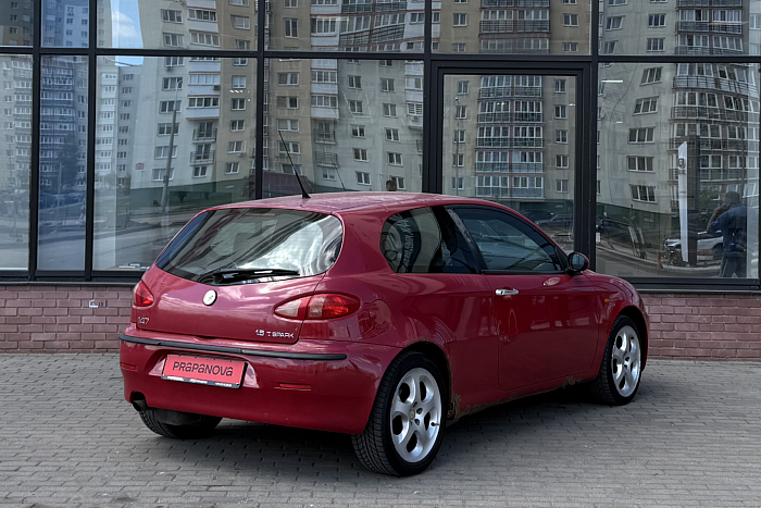 Alfa Romeo 147, Бензин, 1.6, Механическая, Передний привод, Хэтчбек - 4