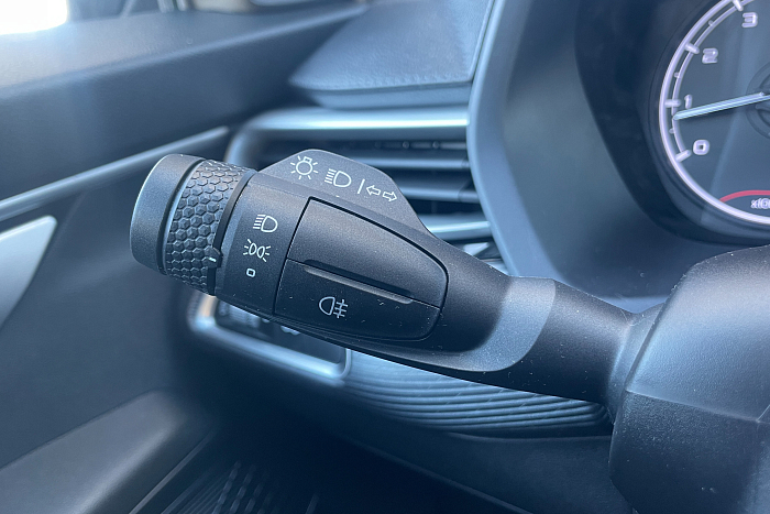 Geely Emgrand, Бензин, 1.5, Механическая, Передний привод, Седан - 15