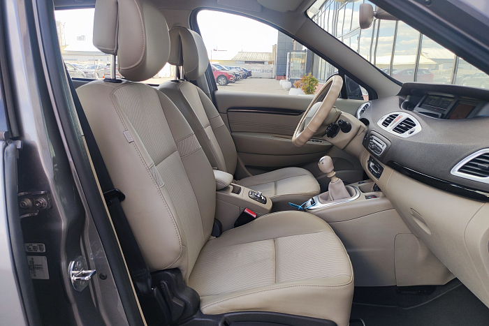 Renault Scenic, Дизель, 1.5, Механическая, Передний привод, Минивэн - 12