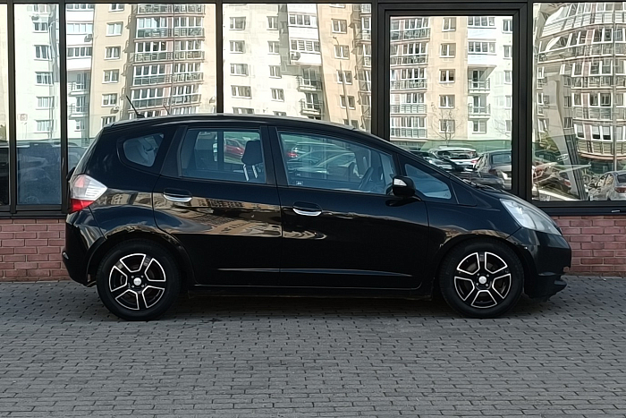 Honda Jazz, Бензин, 1.3, Механическая, Передний привод, Хэтчбек - 4