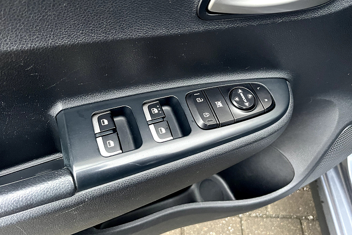 Kia Rio X-line, Бензин, 1.6, Автомат, Передний привод, Хэтчбек - 20