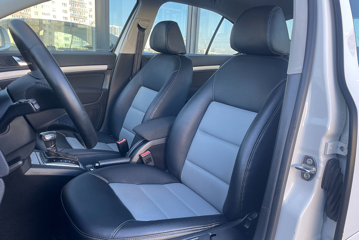 Skoda Octavia, Бензин, 1.8, Робот, Передний привод, Лифтбэк - 10