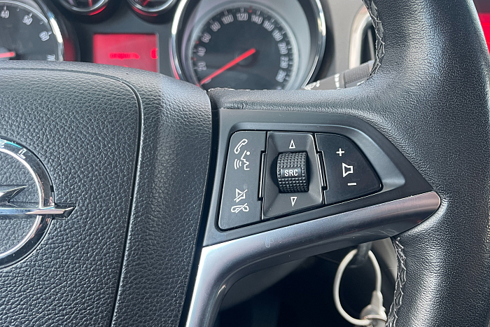 Opel Astra, Бензин, 1.6, Автомат, Передний привод, Седан - 19