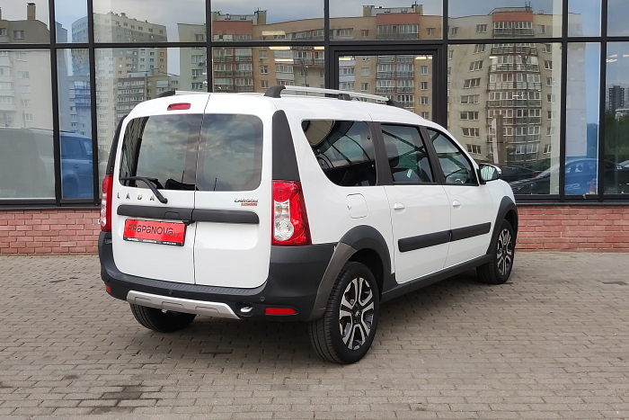 Lada Largus, Бензин, 1.6, Механическая, Передний привод, Универсал - 4
