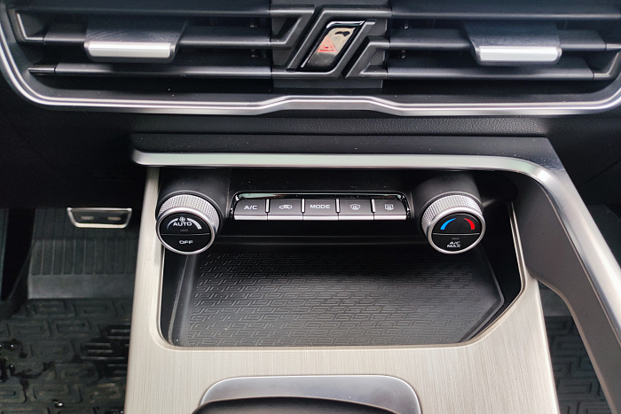 Geely Coolray, Бензин, 1.5, Робот, Передний привод, Внедорожник - 17