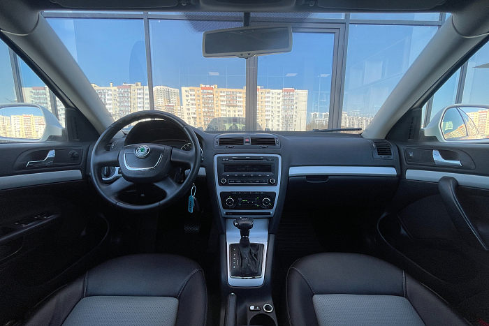 Skoda Octavia, Бензин, 1.8, Робот, Передний привод, Лифтбэк - 8