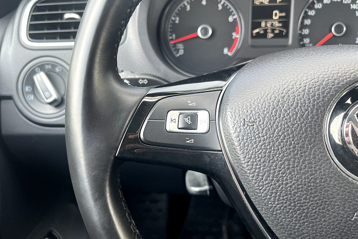 Volkswagen Polo Sedan, Бензин, 1.6, Автомат, Передний привод, Седан - 14