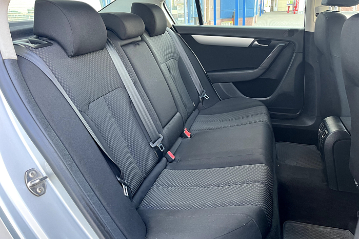 Volkswagen Passat, Бензин, 1.8, Механическая, Передний привод, Седан - 12