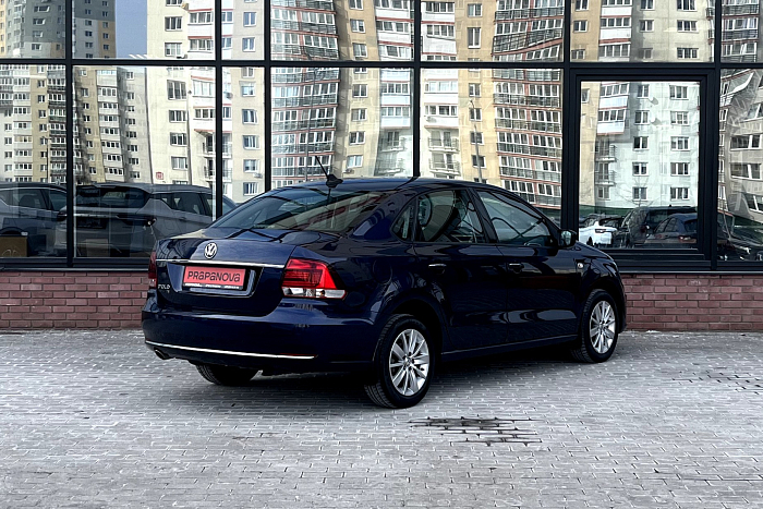 Volkswagen Polo Sedan, Бензин, 1.6, Автомат, Передний привод, Седан - 3