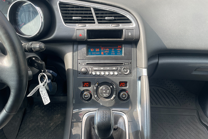 Peugeot 3008 , Бензин, 1.6, Механическая, Передний привод, Универсал - 17