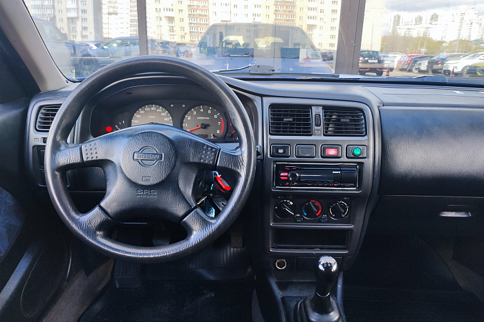 Nissan Almera, Бензин, 1.4, Механическая, Передний привод, Хэтчбек - 9